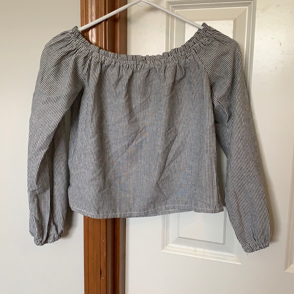 Crop Brandy Melville off the shoulder top